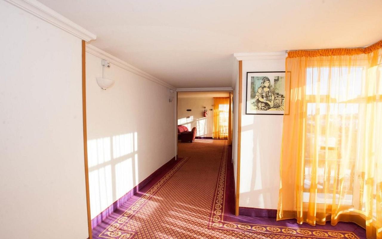 Riviera Hotel - Family Only Порт-Эль-Кантауи Экстерьер фото